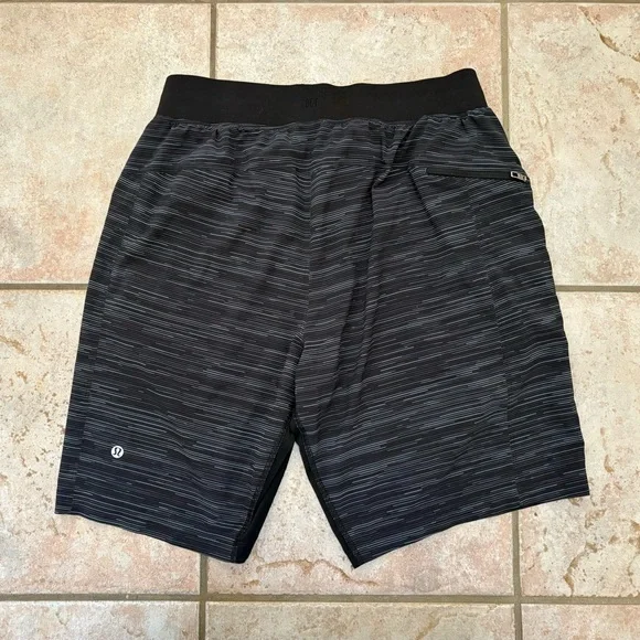 Lululemon T.H.E. Shorts Mens Medium Gray & Black 9” Linerless Gym Running - Picture 2 of 6